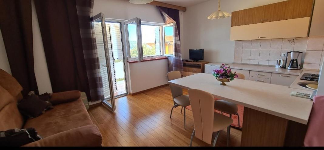 Apartmani Gizela Donji Seget Δωμάτιο φωτογραφία